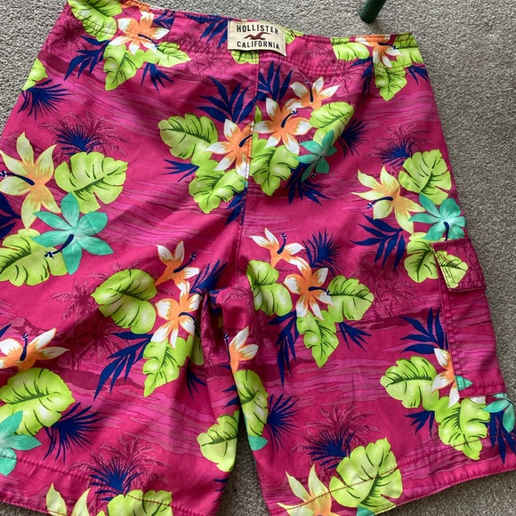 Neon board shorts, floral print in great condition - Picture 3 of 6